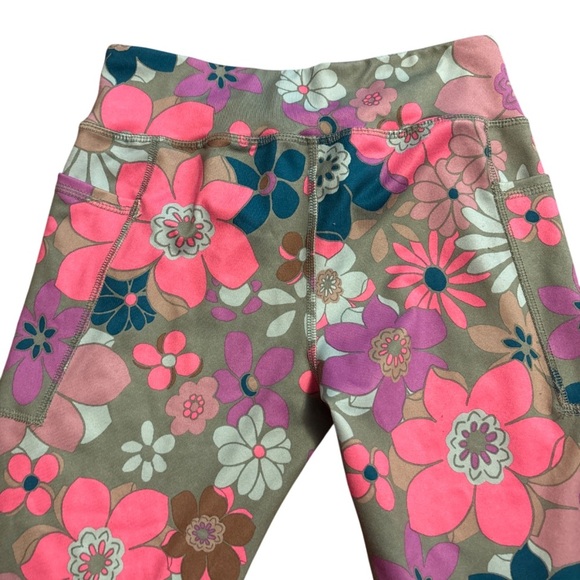 Girls / Athletic Works / Floral Print Leggings w/ pockets - Picture 4 of 5